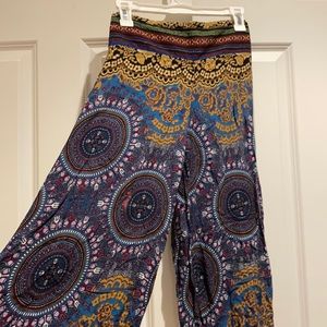 Flowy wide legs pants